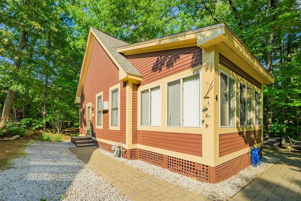 4 Acorn Ln - Photo 1