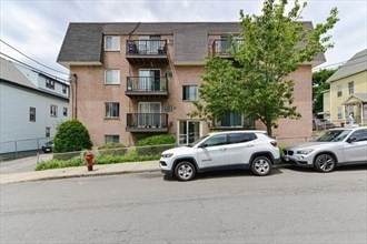 22 Irving St - Photo 1