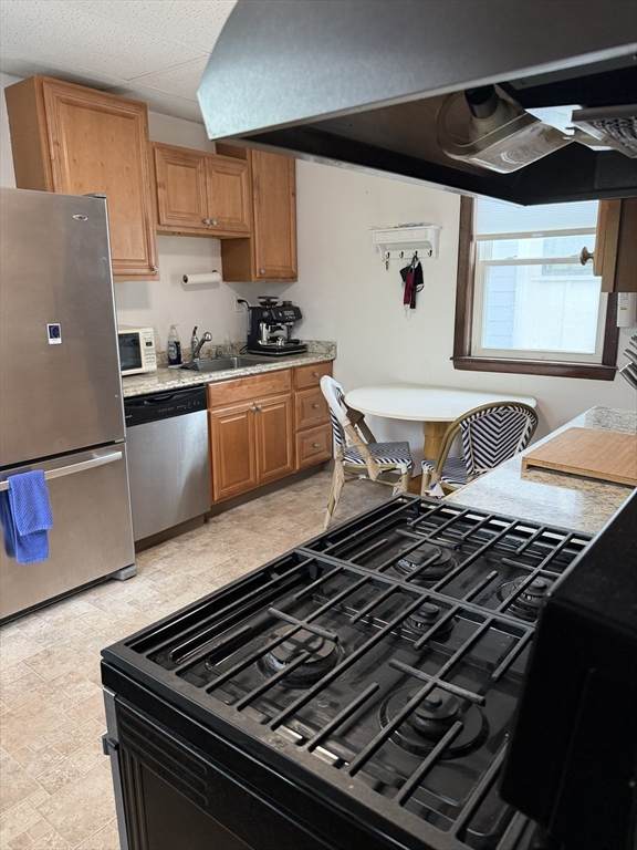 88 Concord Ave - Photo 1