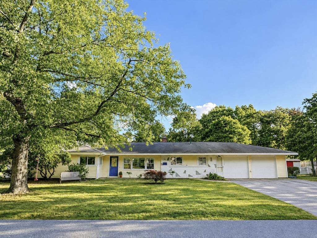 4 Nadine Road - Photo 1