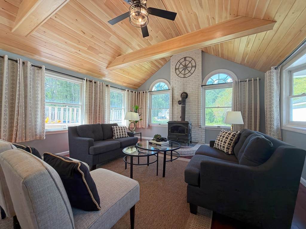 476 Pelham Rd - Photo 1
