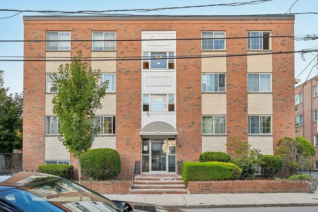 21 Staples Ave - Photo 1