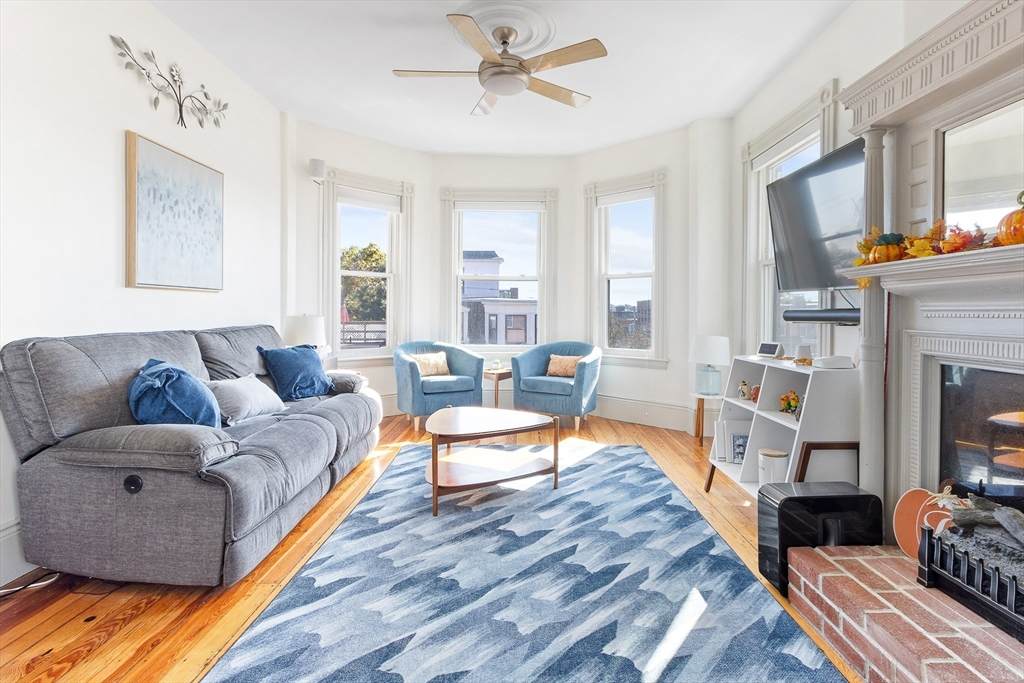 100 Broadway - Photo 1