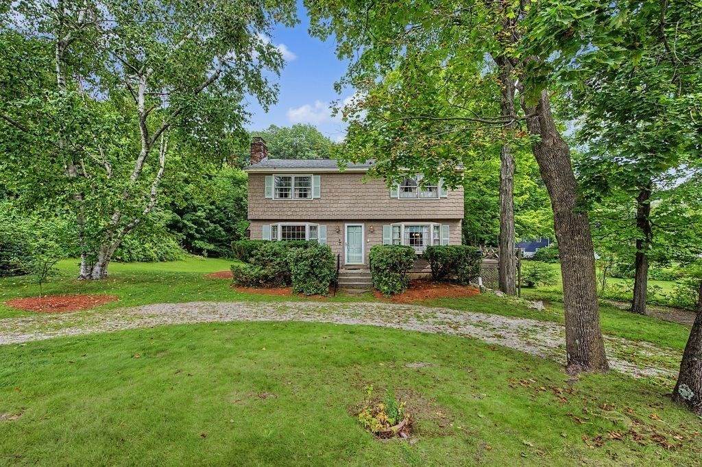 8 Sullivan Avenue - Photo 1