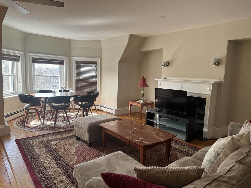 318 Tappan - Photo 1