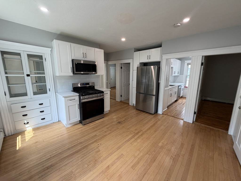 72 Everard St - Photo 1
