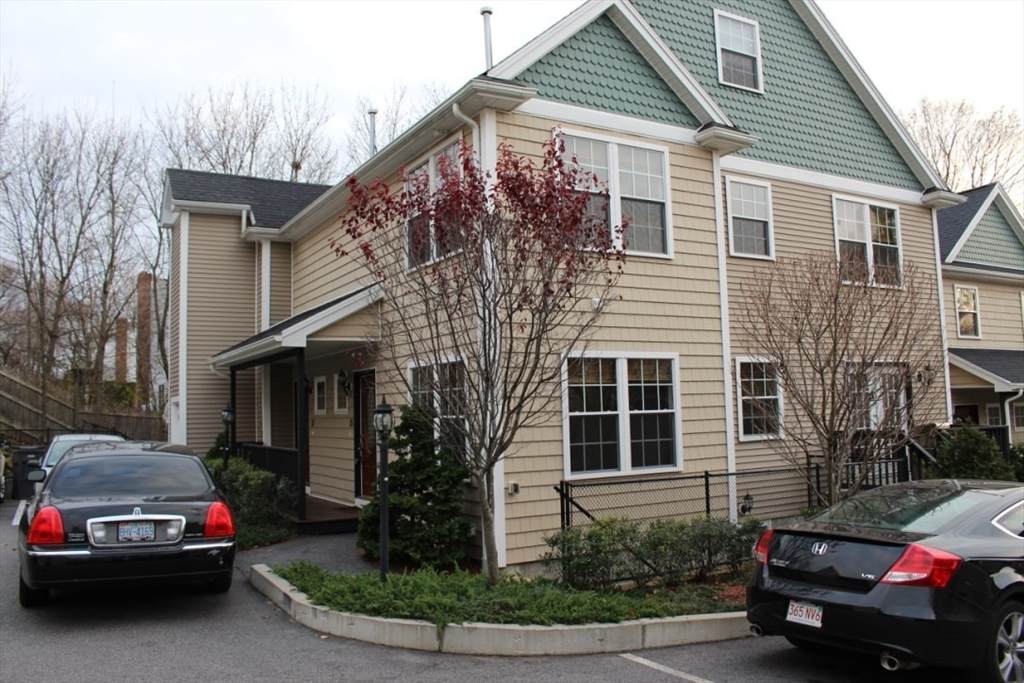 8 Grant St - Photo 1
