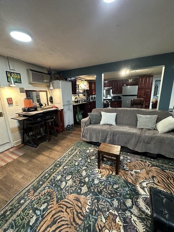 27 Hosmer St - Photo 1
