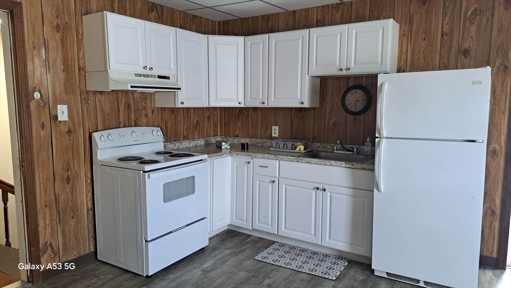 288 Main St - Photo 1