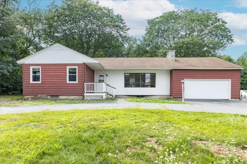292 Oak St - Photo 1