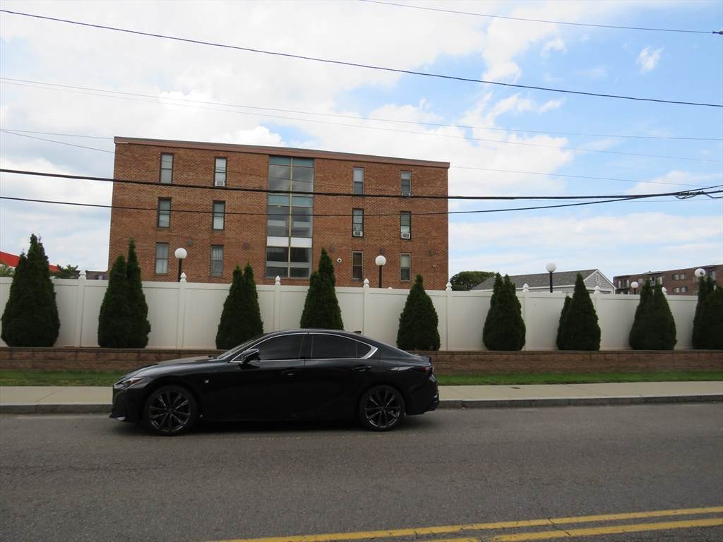 175 Ward St - Photo 1