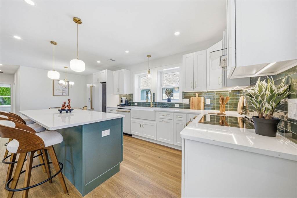 54 Rangeley Rd - Photo 1