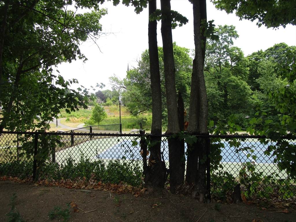 https://bt-photos.global.ssl.fastly.net/mlspin/orig_boomver_1_73569958_2.jpg