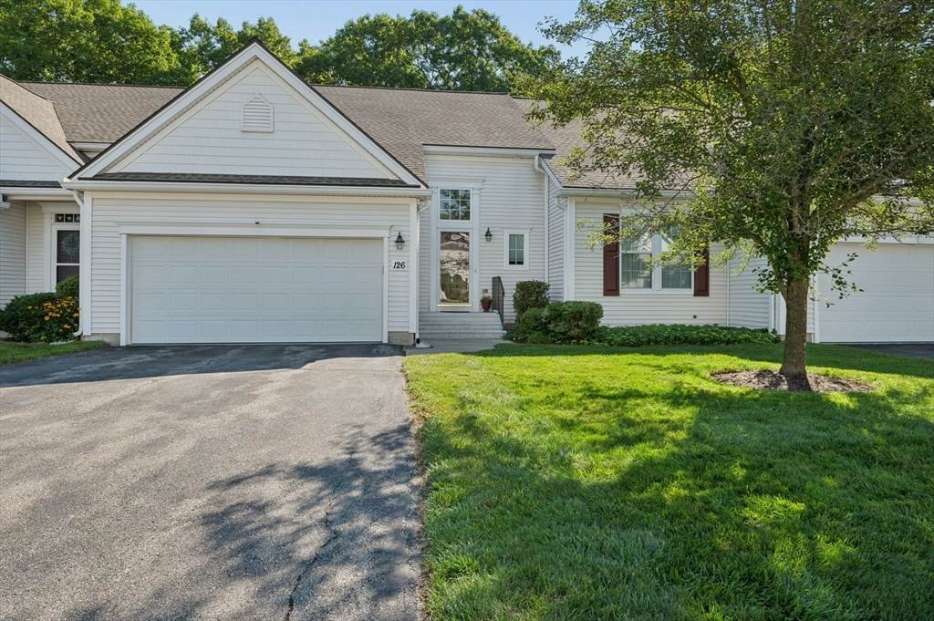 126 Clubhouse Lane - Photo 1