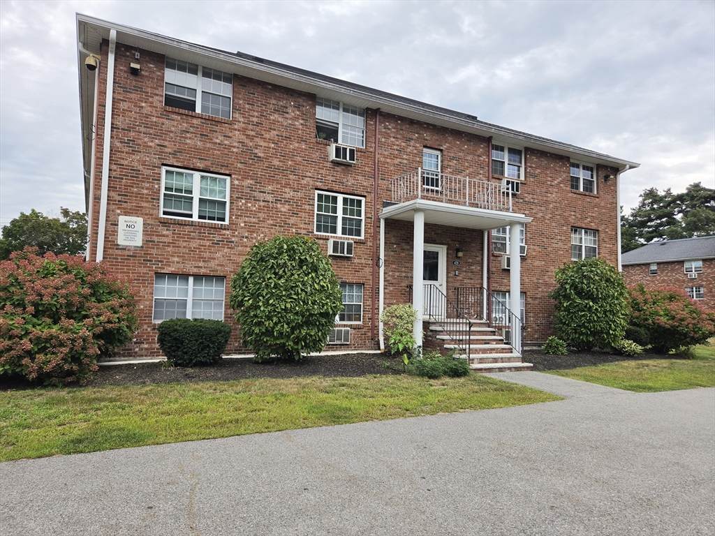 428 Great Rd - Photo 1