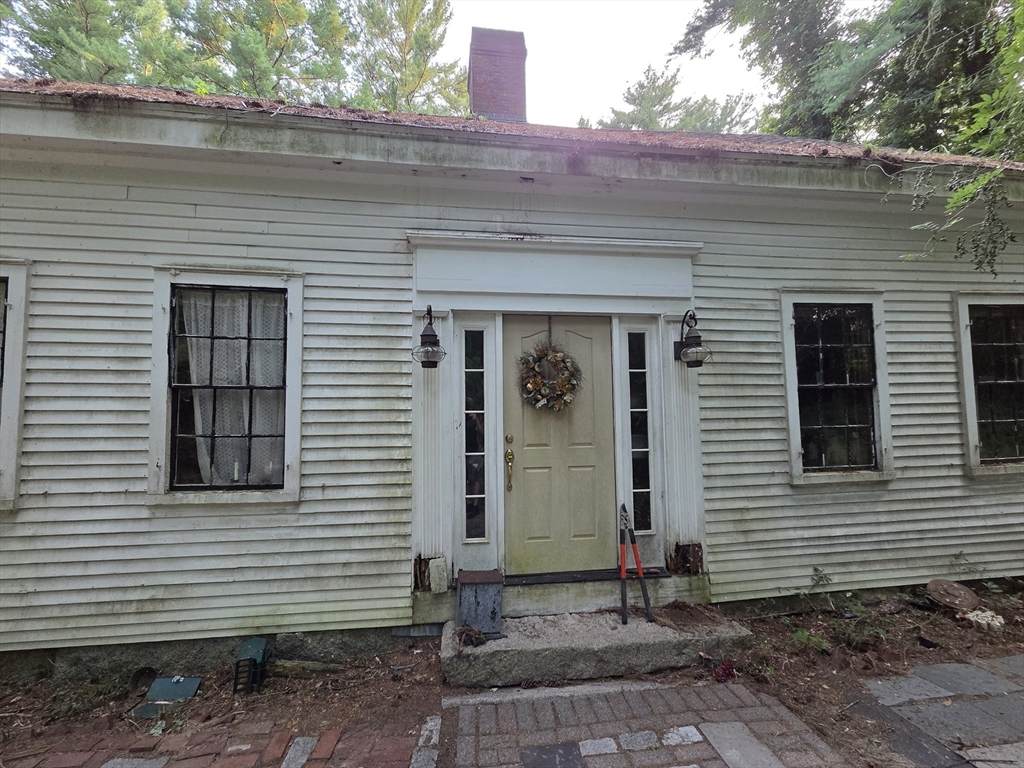 425 Main St - Photo 1