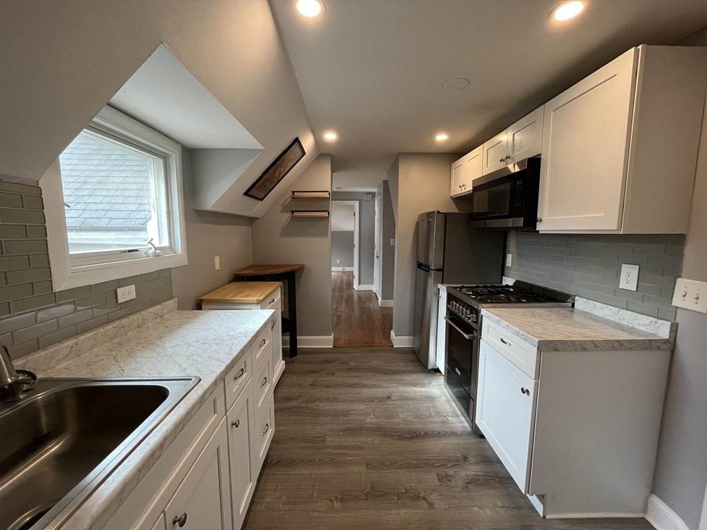 29 Carpenter - Photo 1