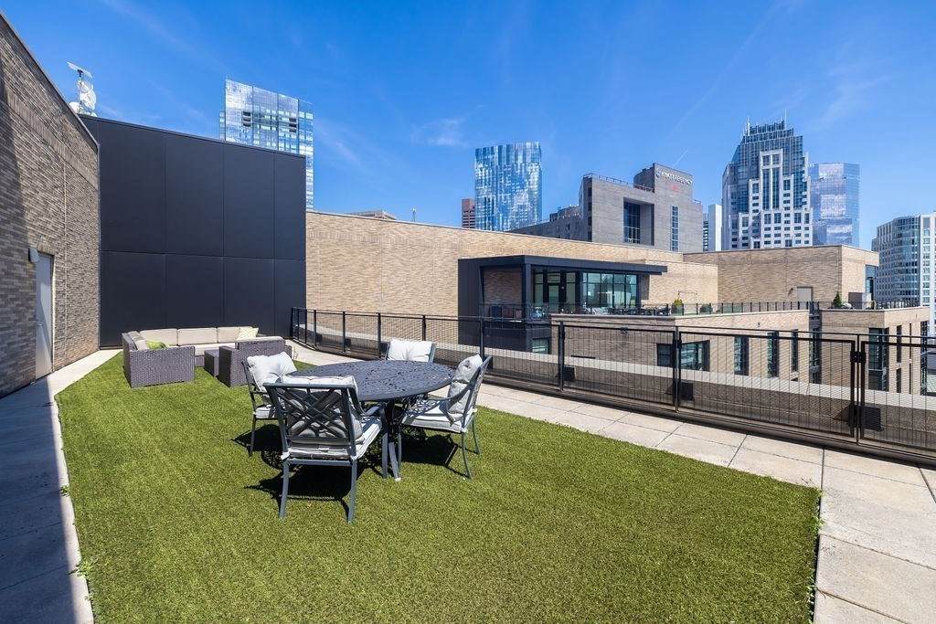 580 Washington St - Photo 1