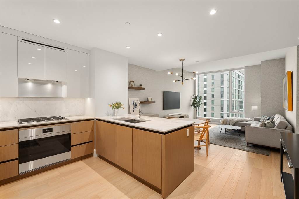 380 Harrison Ave - Photo 1
