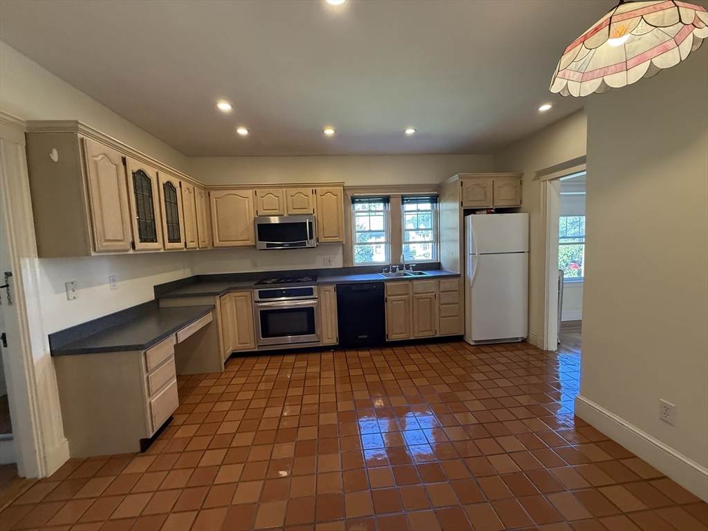 96 Harriet St. - Photo 1