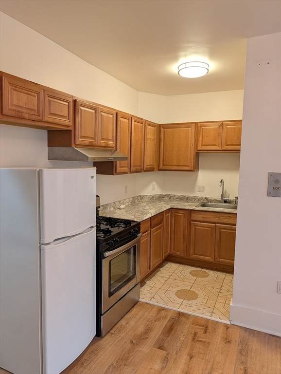 46 West Newton - Photo 1