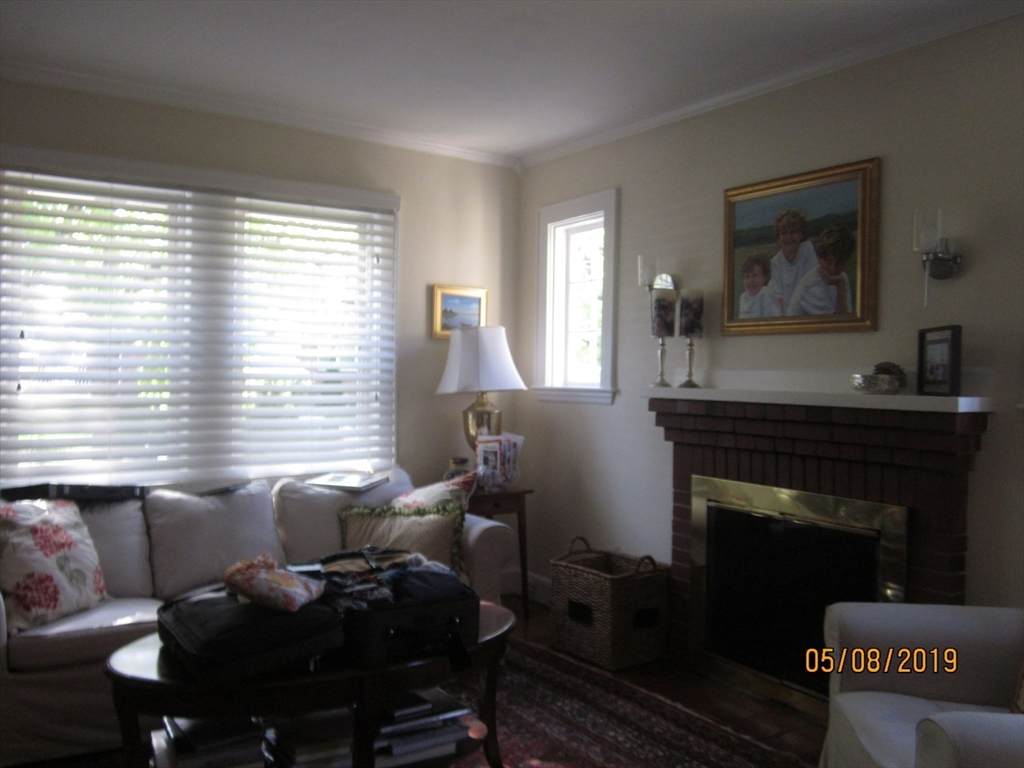 https://bt-photos.global.ssl.fastly.net/mlspin/orig_boomver_1_73570765_2.jpg