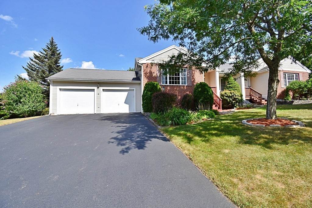 19 Ptarmigan Dr - Photo 1