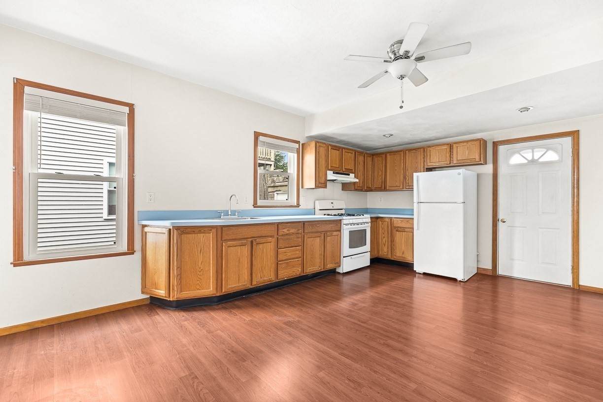 20 Bowen Ave - Photo 1