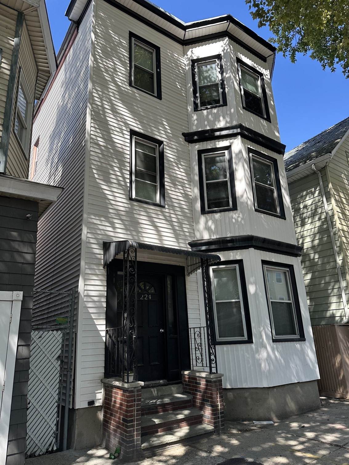 224 Chelsea Street - Photo 1