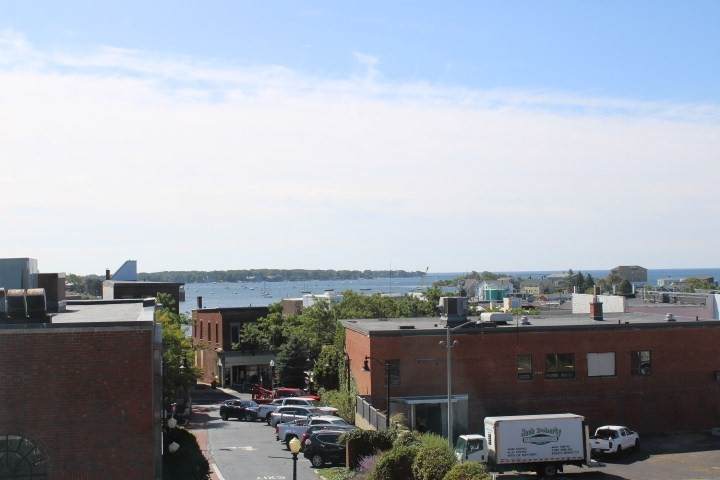 96 Middle St - Photo 1