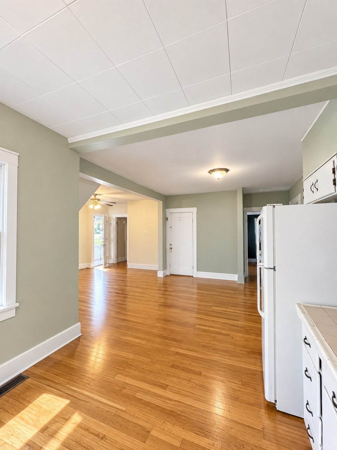 17 Sumner Ave - Photo 1
