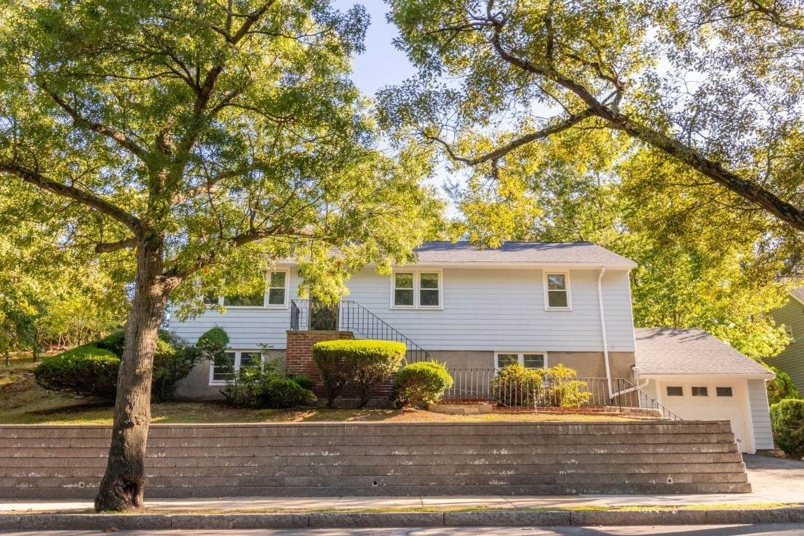 32 Vfw Pkwy - Photo 1