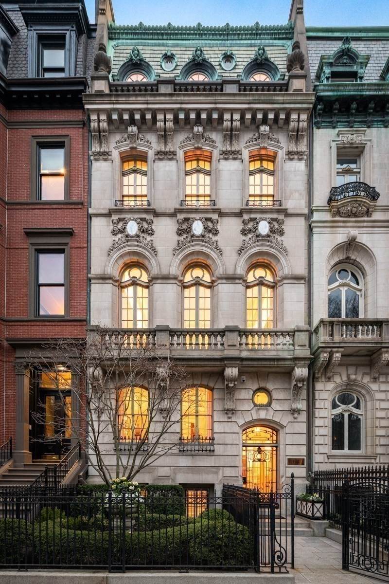 128 Commonwealth Avenue - Photo 1
