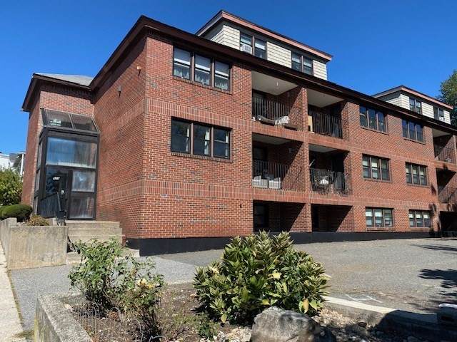 929 Main Street - Photo 1