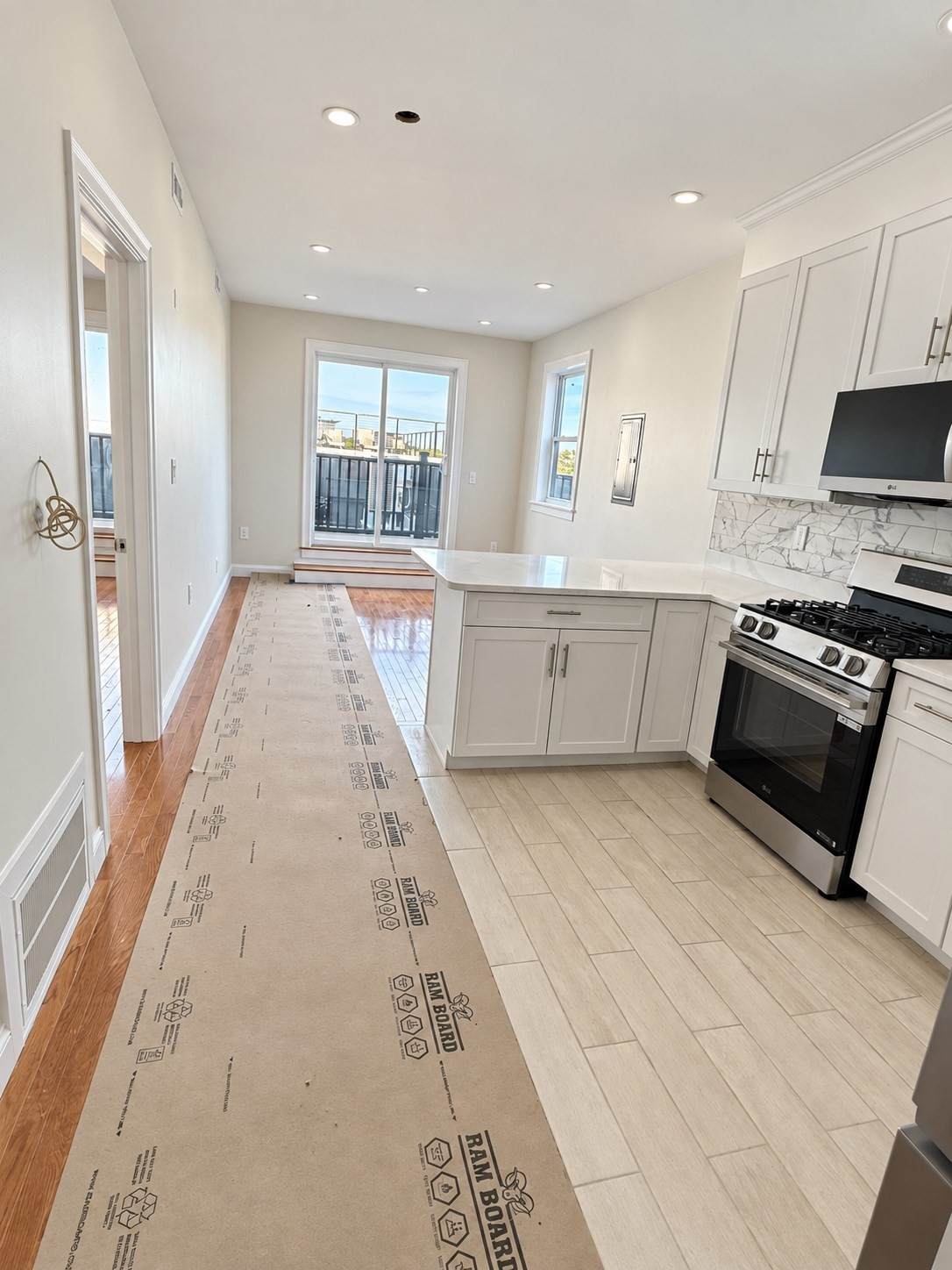 926 Broadway - Photo 1
