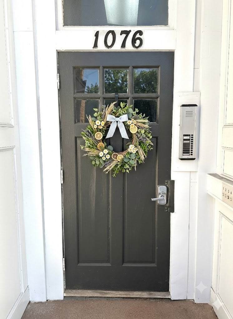 1076 Washington - Photo 1