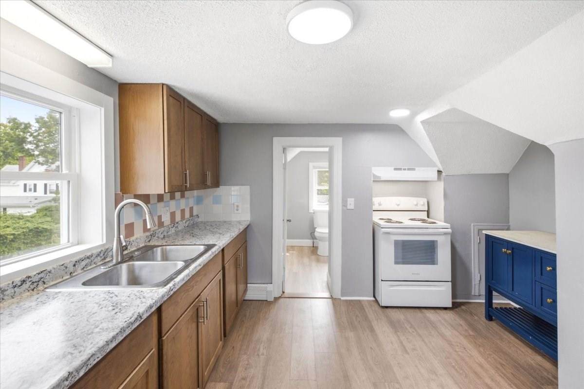 84 Atherton St - Photo 1