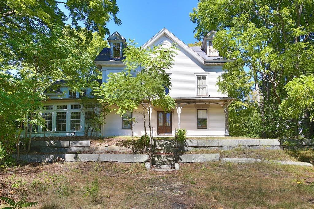 615 Massachusetts Ave - Photo 1