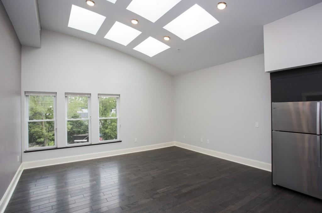 60 Howard St - Photo 1