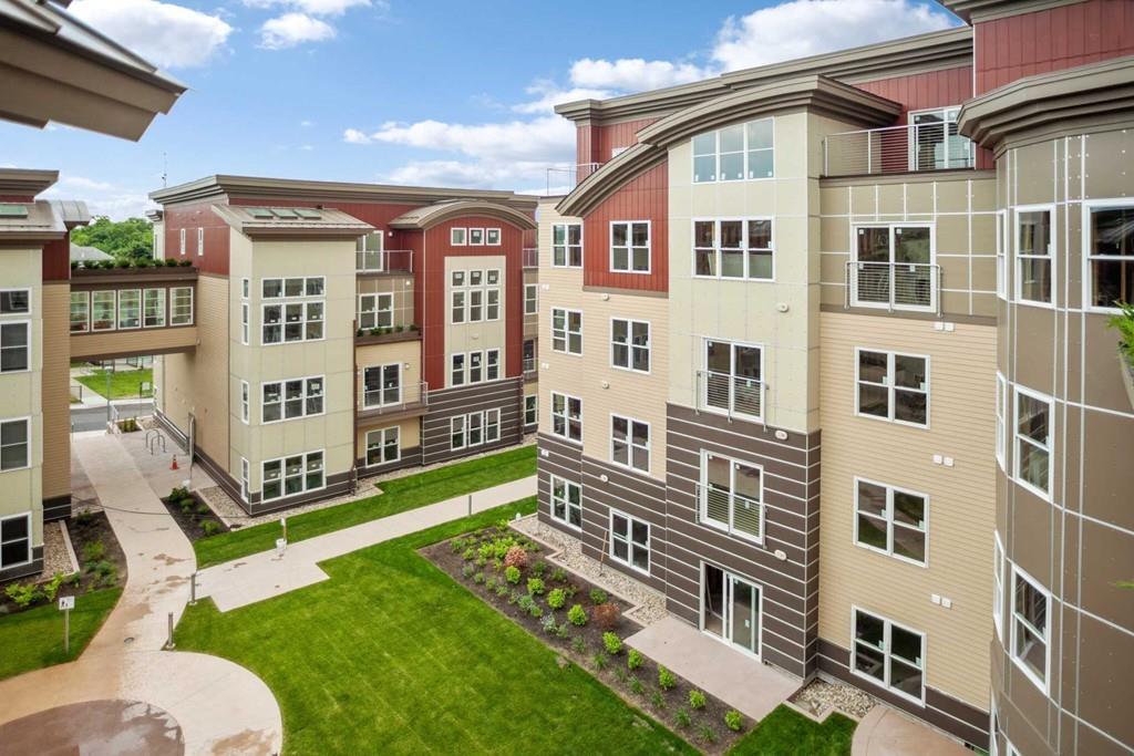 60 Howard St - Photo 1