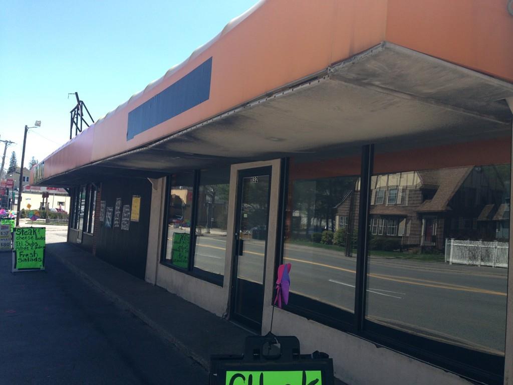 1132 Pleasant St - Photo 1