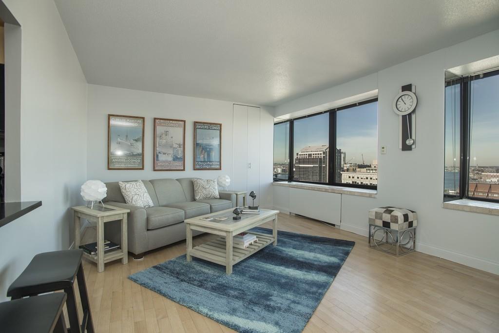 85 East India Row - Photo 1
