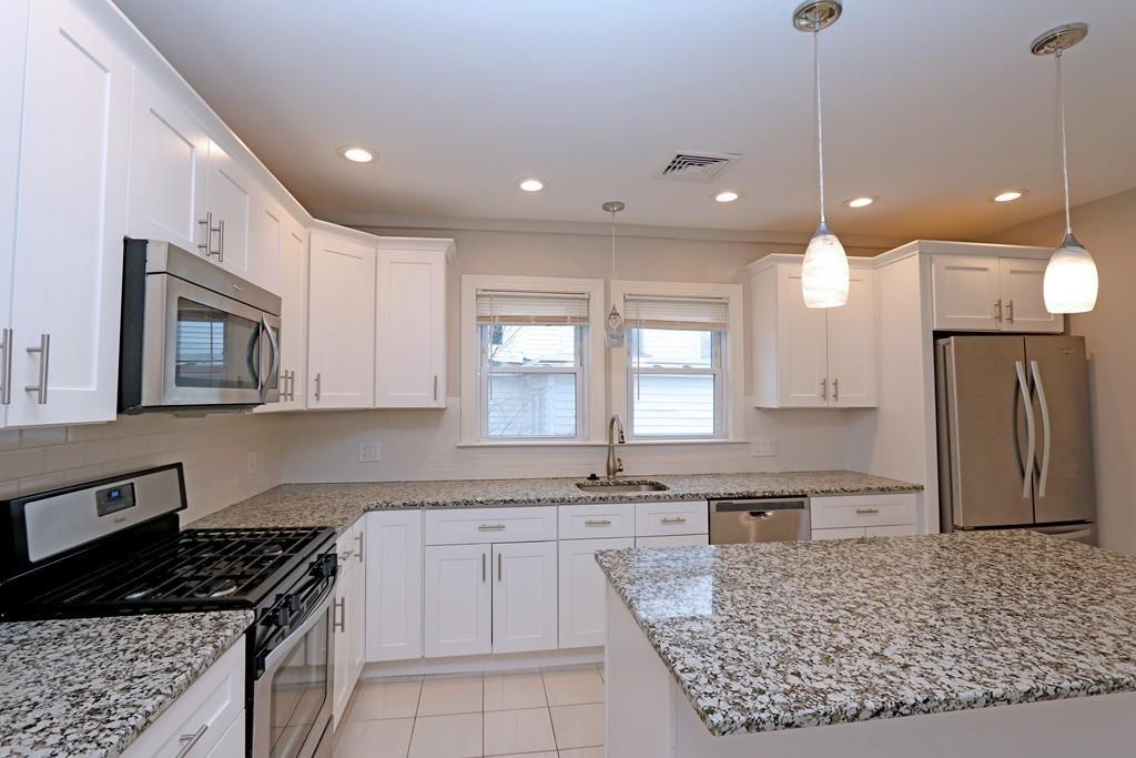 145 Beale St - Photo 1
