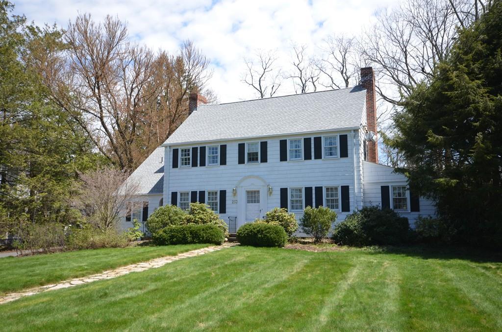 253 Lincoln Avenue - Photo 1