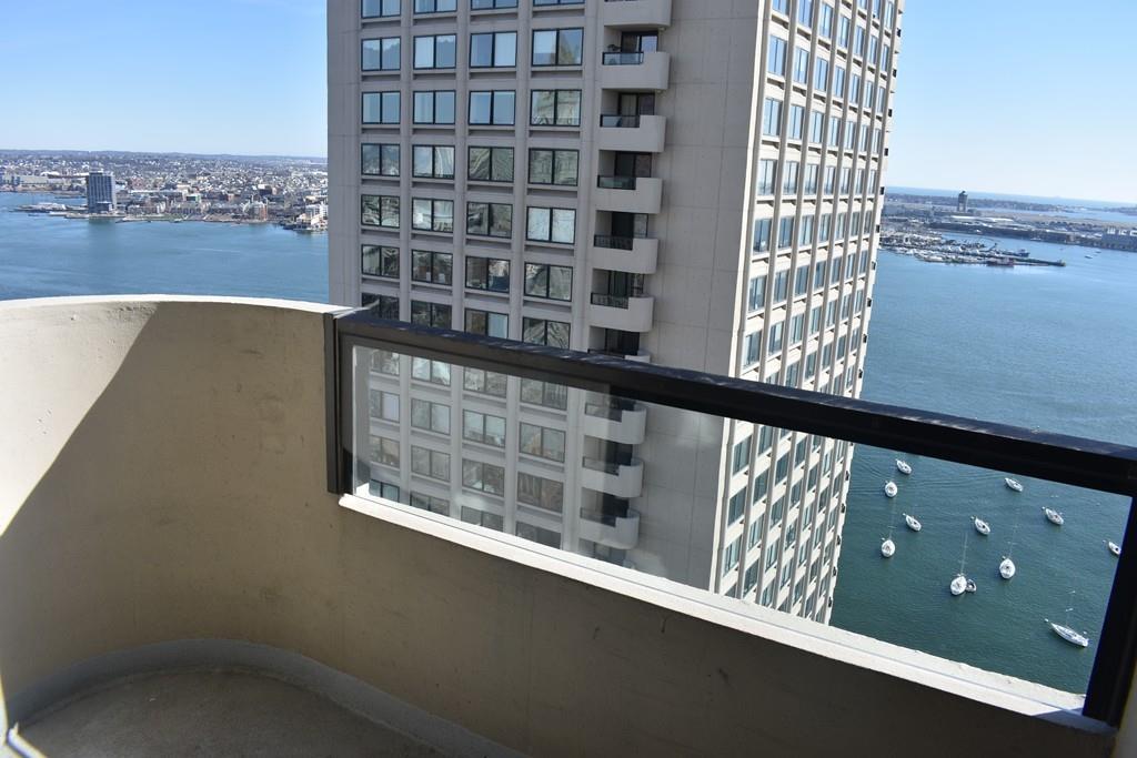 65 East India Row - Photo 1
