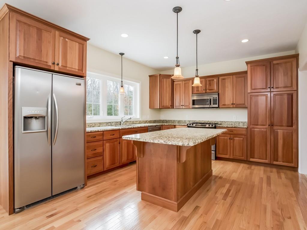 100 Oak Hill Ave - Photo 1