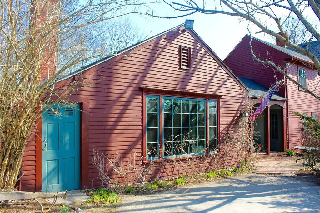 711 Clapboardtree St. - Photo 1