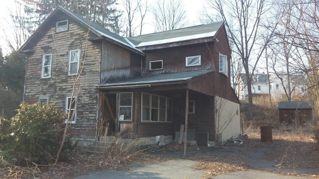 4 Crescent St - Photo 1