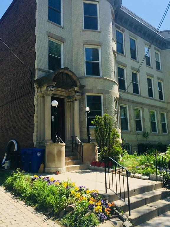 97 Centre St - Photo 1