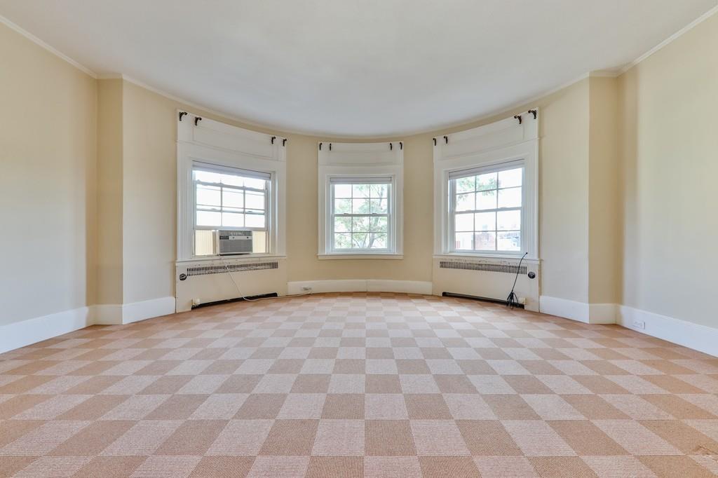 405 Commonwealth Ave - Photo 1